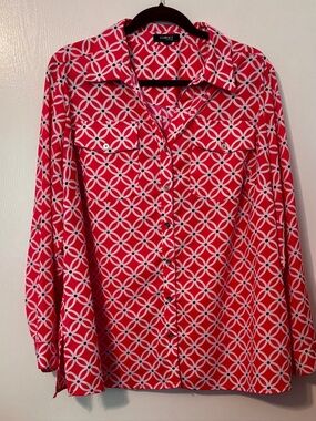 Elementz Woman Pink and White XL Geometric Button-Down Blouse